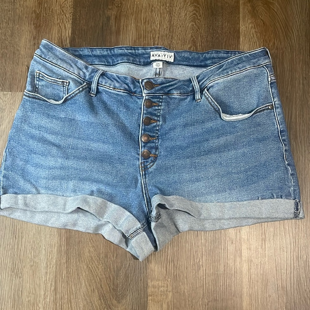 Ava & Viv Shorts - Size 20W